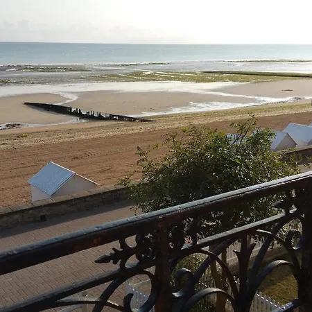 Spacious 19th Century House Saint-Aubin-Sur-Mer (Calvados)