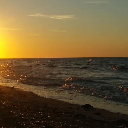 Spacious 19th Century House בית נופש