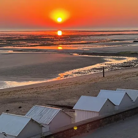 Spacious 19th Century House Дом отдыха Сент-Обен-сюр-Мер