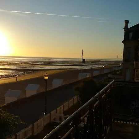 Spacious 19th Century House * Сент-Обен-сюр-Мер