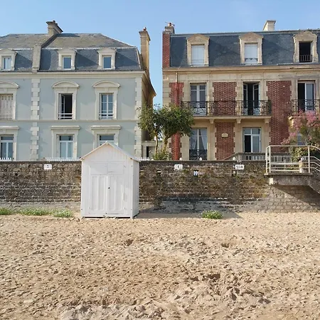 Spacious 19th Century House Дом отдыха Сент-Обен-сюр-Мер