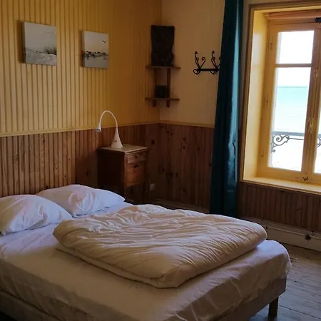 Tatil Evi Spacious 19th Century House Saint-Aubin-Sur-Mer (Calvados)