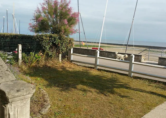 Spacious 19th Century House בית נופש סנט-אובן-סור-מר